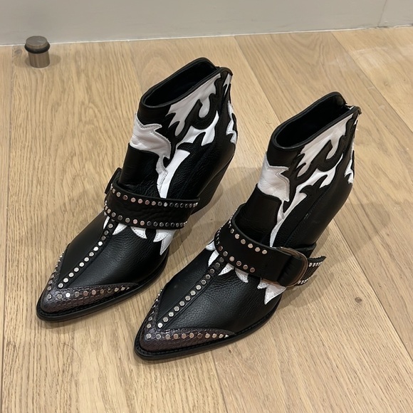 Zadig & Voltaire | NWOB Cara Black and White Cow Print booties - Size IT 39 - Picture 3 of 11